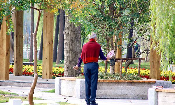 醫生|人老了，反而要多吃肉？醫生：過了50歲，建議經常吃2種肉