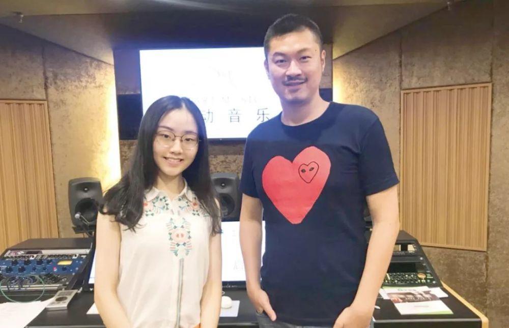 好声音|在《好声音》打败希林娜依·高的眼镜妹，如今大变样，美得认不出  辰仔  7小时前