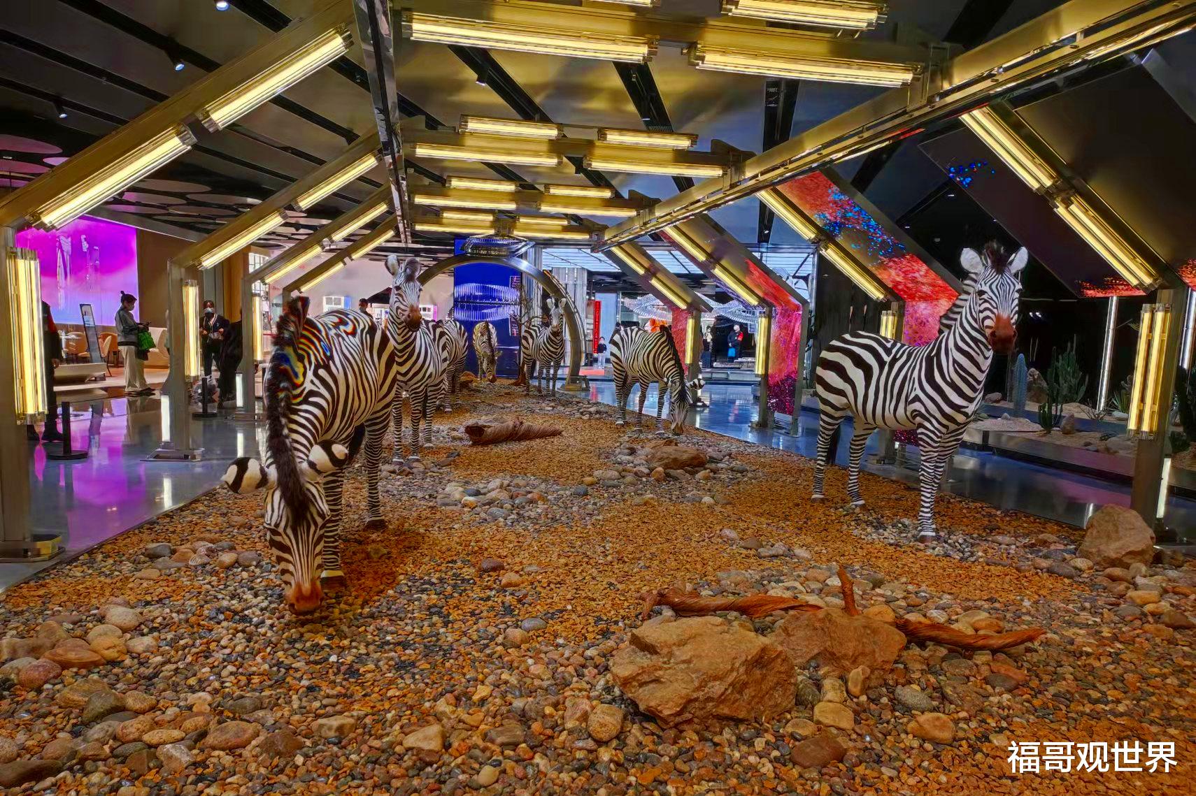 12月12日!西安又一个高端商场开业,内部装修磅礴大气