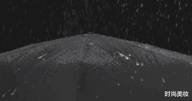 素菜|薇娅“懒人伞”一夜爆红,40度出门不怕晒,网友:防晒霜可以扔了