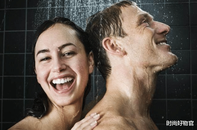 运动|男性“晨起”4个行为,或比喝酒还伤身,坚持一项运动或能改善