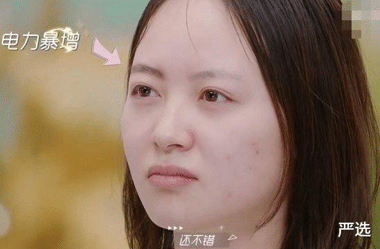 严选|戚薇的“画眉方式”走红，帮素人轻轻勾勒眉毛，鼻子都变得高挺了