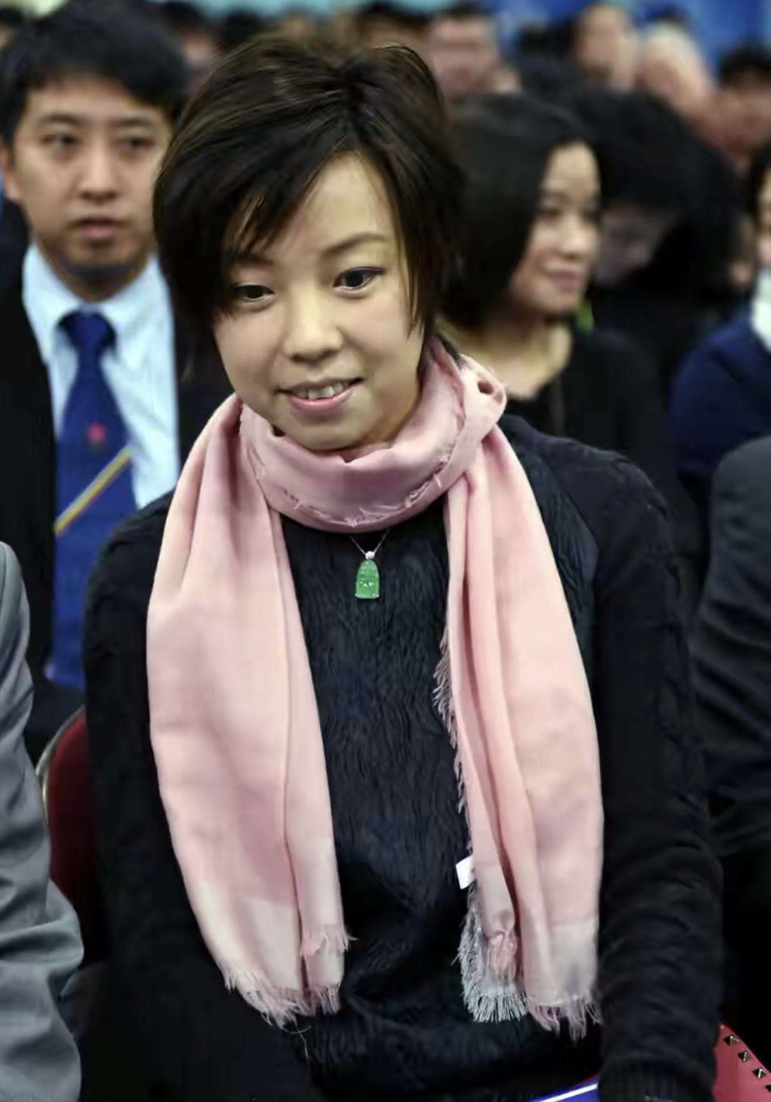 张怡宁过40岁生日,穿着低调不像豪门贵妇,女儿和妈妈共用一张脸