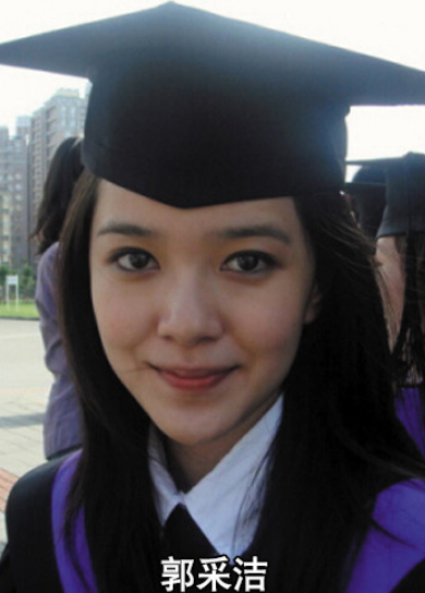 李天佑|景甜：这是我毕业照，关晓彤：有我美吗？刘亦菲：我看谁能和我比