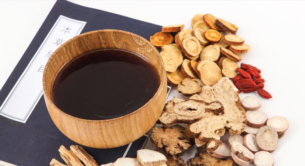 脱发|中药专家提醒:3种中药早已被拉入伤肾“黑名单”,早知道早获益