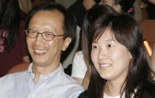 陈慧珊|陈慧珊：与相爱9年的老公离婚，转身爱上伏明霞丈夫，结局如何？