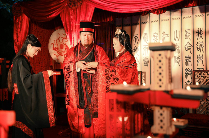 女孩|为何古代男子都喜欢娶十三四岁的小女孩为妻？