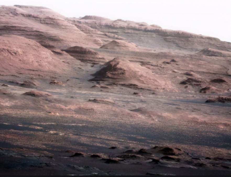 火星上出现“头骨化石”，体型超5米，火星真的存在文明？