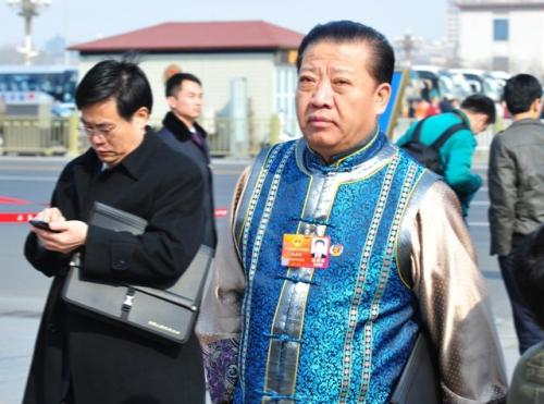 葵花老总杀妻案回顾:看上女秘书生下俩私生子,怒砍前妻4刀后自杀
