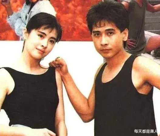 每天都是潮人|那次，喝醉酒的齐秦搂过王祖贤亲了下去，王祖贤吓了一跳，怎么推也没推开