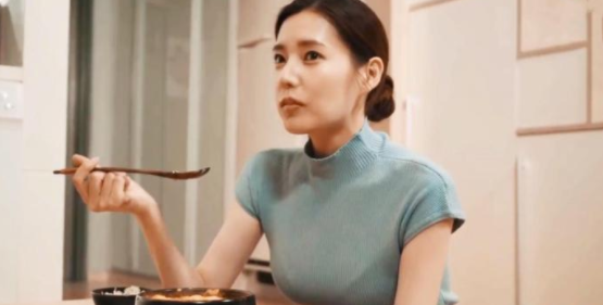 小谷阳|“你们的舌吻经历是什么？”哈哈哈哈哈网友的评论真是形象生动！