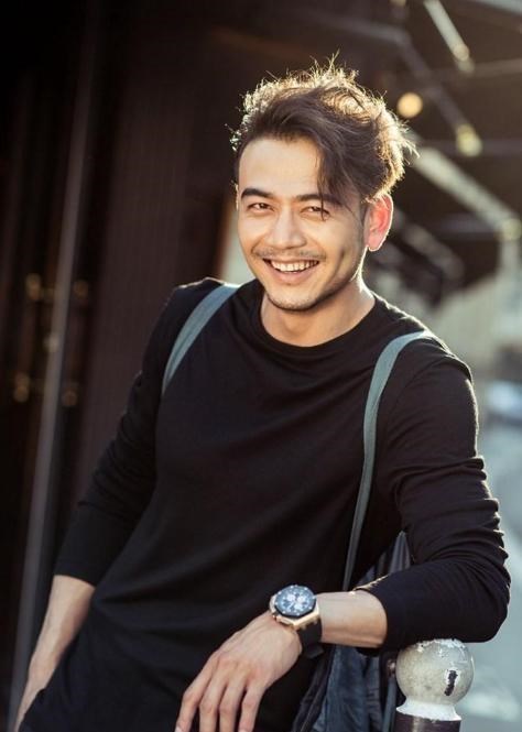 型男|38岁型男杨烁，“隐藏”了9年的老婆，原来是我们熟悉的童年女神