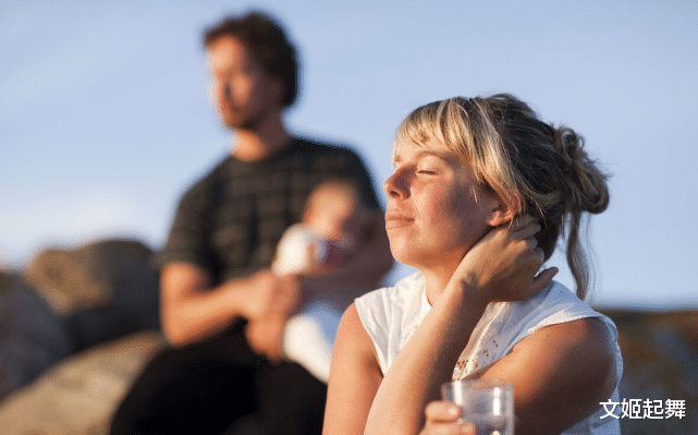骨质疏松|多走路预防骨质疏松吗?医生:2种食物少吃,或比走路更重要