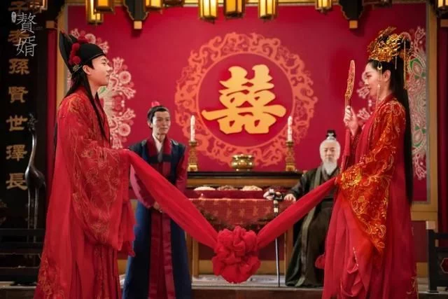 小燕子|郭麒麟官宣结婚，5千万网友被打脸：一个富二代，你凭什么这么火