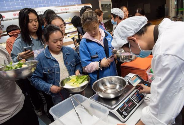 华中农业大学|学农的孩子吃不饱饭！华中农大食堂菜价引学生不满：比酒店还贵！