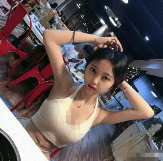 |“在老家盖了栋房子，谁知道工人把图纸给拿反了！”哈哈哈