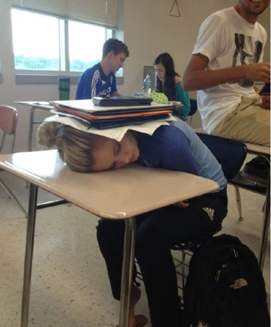 装修的时候做了个榻榻米，两年不到成这样子了，又要花钱了！