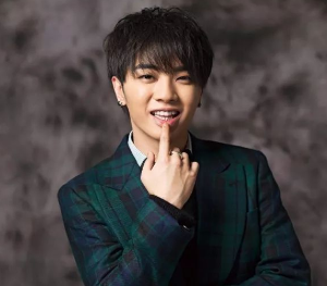 黄晓明|混不好就得回家继承家产的8位明星，林俊杰还挣扎，他俩被拖走了