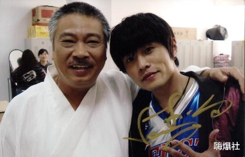 吴孟达|送吴孟达最后一程，周星驰一身黑面容憔悴，刘德华依旧帅气逼人