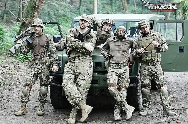 吴京|吴京亲手捧红的“白眼狼”，爆红后翻脸不认人，网友：报应来了