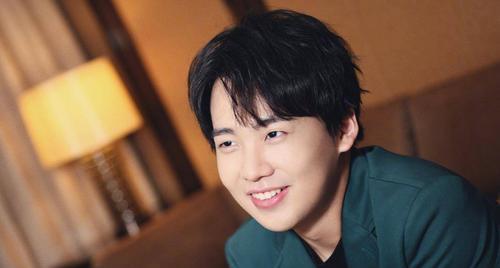 赵丽颖|爆料：李亚鹏，何炅，赵丽颖，张雨剑，白敬亭，袁冰妍，龚俊