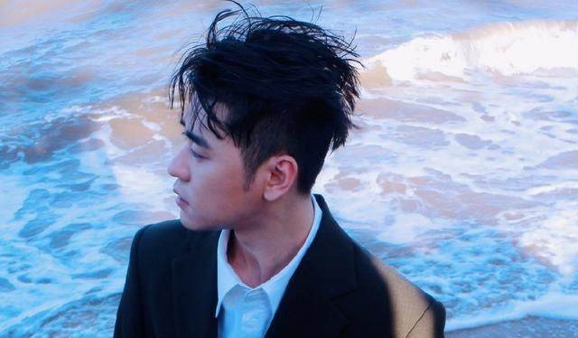 女孩|德云社再陷退社风波，张云雷为何要斥巨资自立门户？