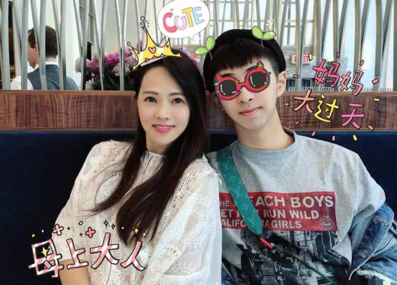 伊能静|伊能静儿子宣布出柜，大方穿着女装晒照片，家人表示支持