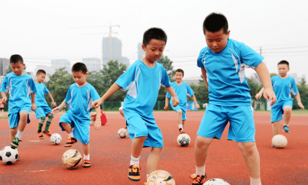 儿科|92岁儿科院士呼吁停止食用，比味精还伤骨骼，家长尽早撤下餐桌