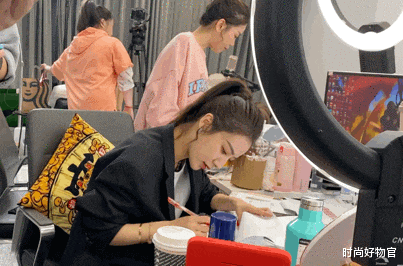 时尚好物官 5分钟狂卖9万台!薇娅又把小众国货带火了,原来地球仪还能这么玩