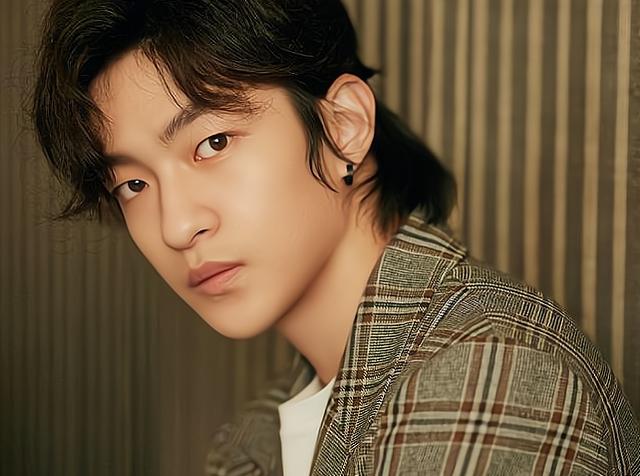 吴京|吴京亲手捧红的“白眼狼”，爆红后翻脸不认人，网友：报应来了