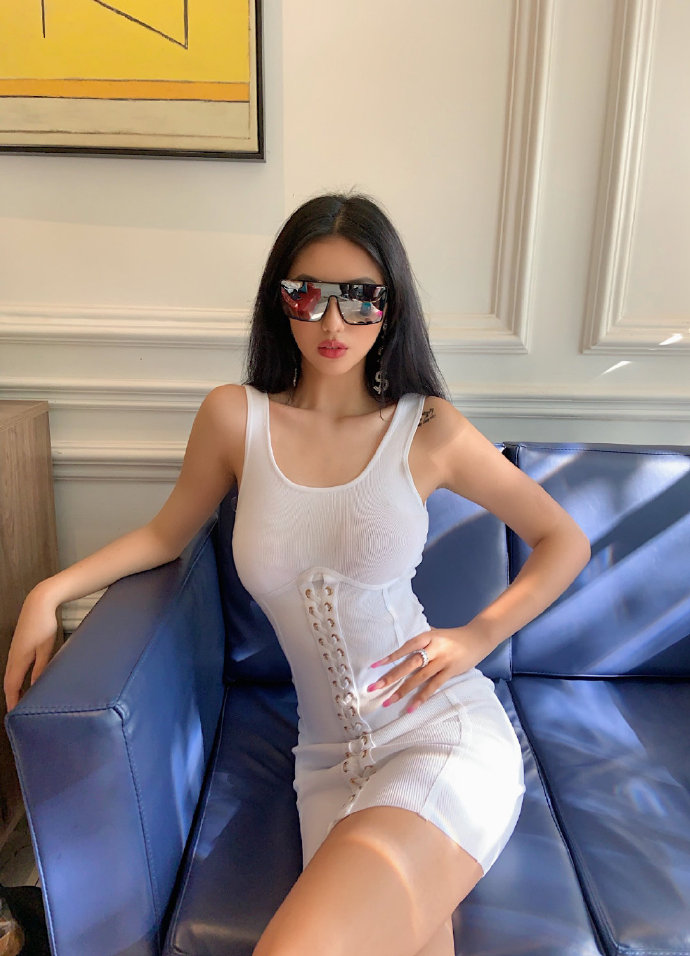 |“钓鱼被咬了一口，谁知道这是什么咬的？”啊哈哈评论区却炸锅了~~~