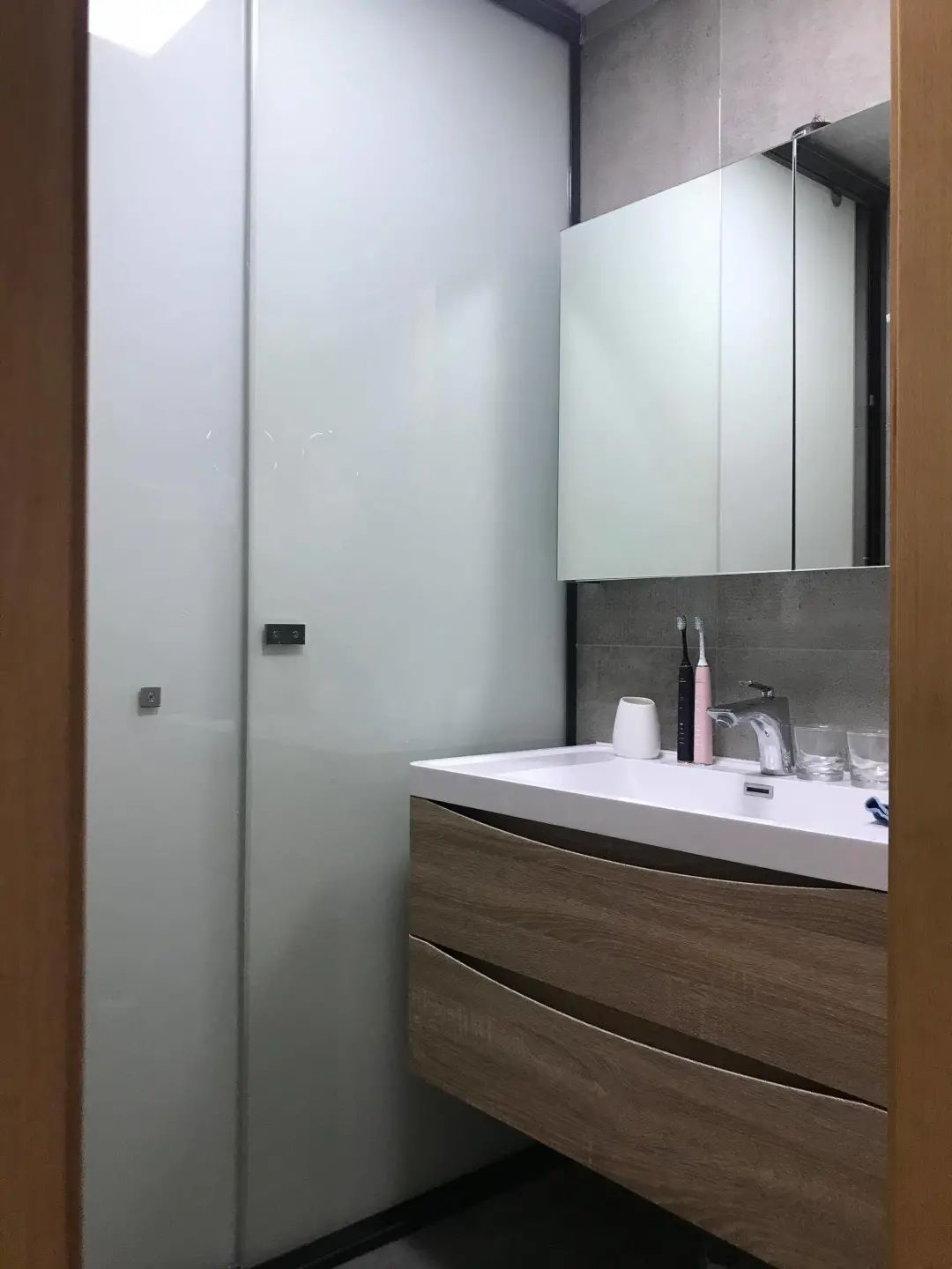 |107㎡三室双厨三厅，2.4米超大餐桌，一整面收纳柜，兼具美观与实用！