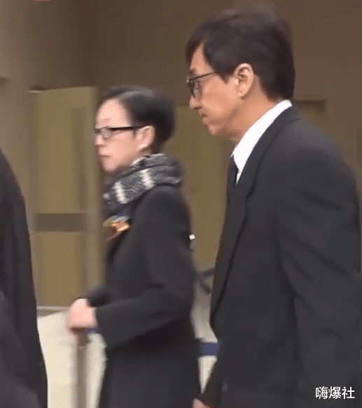 吴孟达|送吴孟达最后一程，周星驰一身黑面容憔悴，刘德华依旧帅气逼人