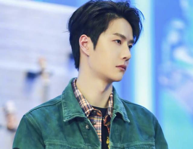 王一博|王一博现身央视春晚彩排，却引网友吐槽：为何他不用隔离14天？