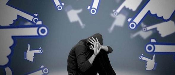 情话的十点半 啃女一家人遭人肉，网友争相电话辱骂，法律管不了就该社会管？