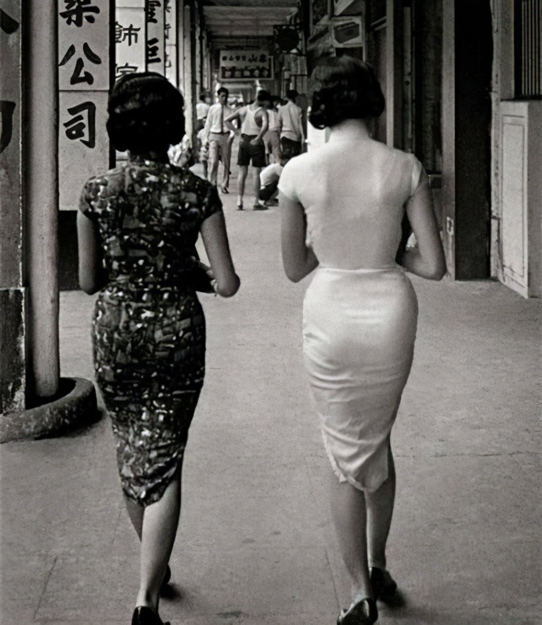 日本|历史老照片:日本慰安夫体检,女土匪很美,越南女兵俘获美国大兵