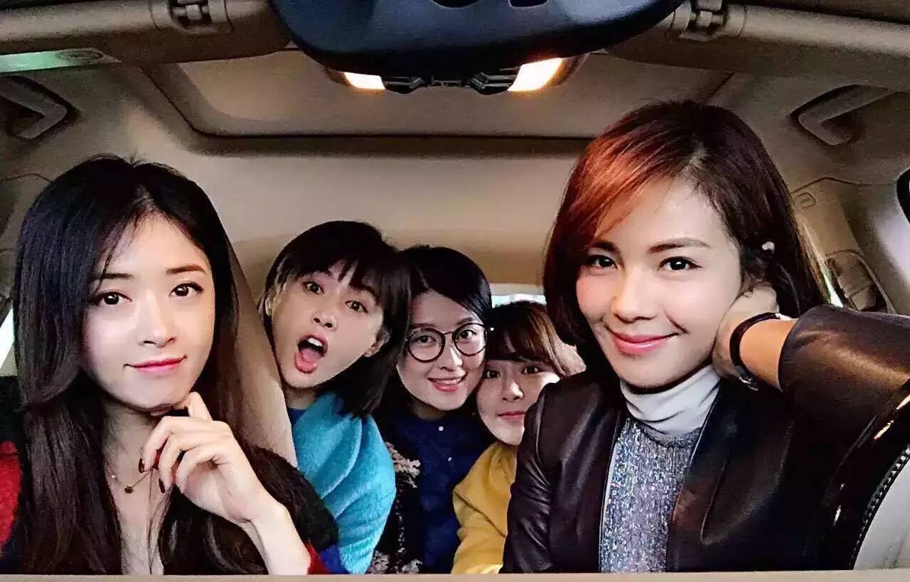 杨紫|杨紫深夜表白欢乐颂五美，重情重义，懂感恩 ，她更值得关注