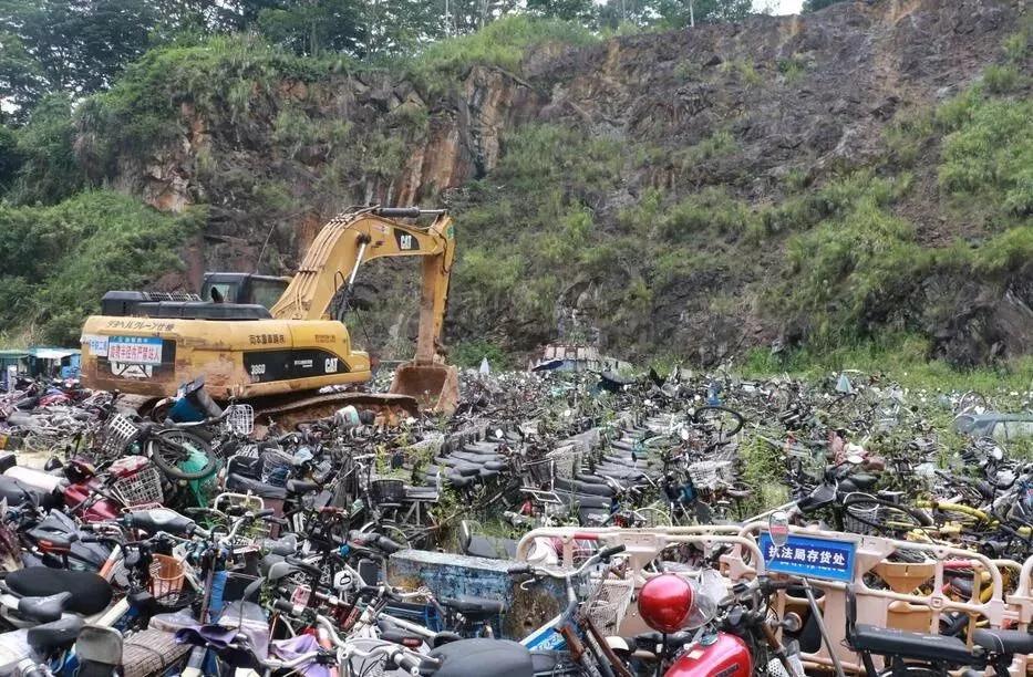 峰哥漫聊 东莞：禁摩禁电行动后，骑二八大杠的外卖小哥或成新城市名片