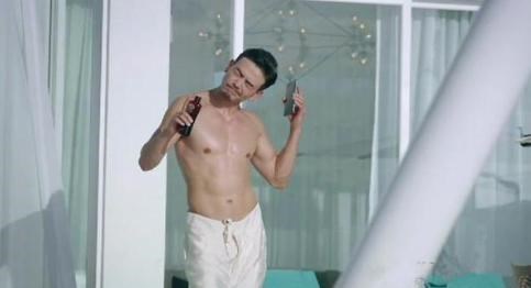 型男|38岁型男杨烁，“隐藏”了9年的老婆，原来是我们熟悉的童年女神