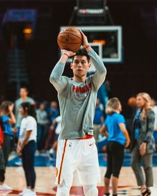 林书豪|林书豪重返CBA加盟广东？总经理朱芳雨亲自回应！