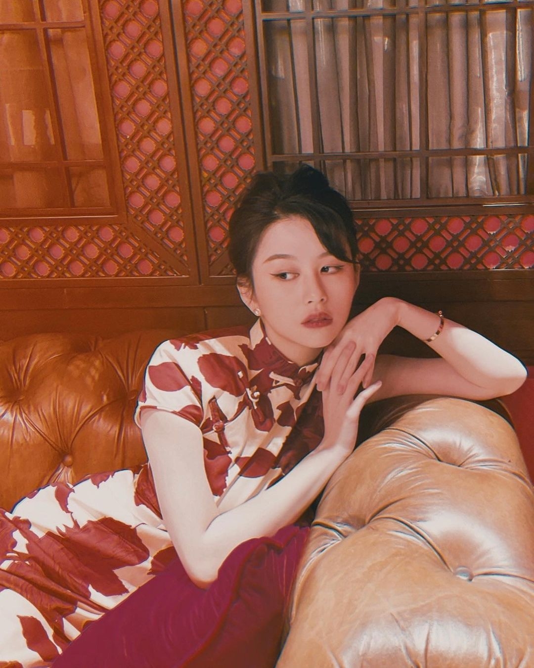 沈月|「最美星二代」！邱淑贞女儿沈月自曝曾被同学排挤！不喜欢被关注却想做明星