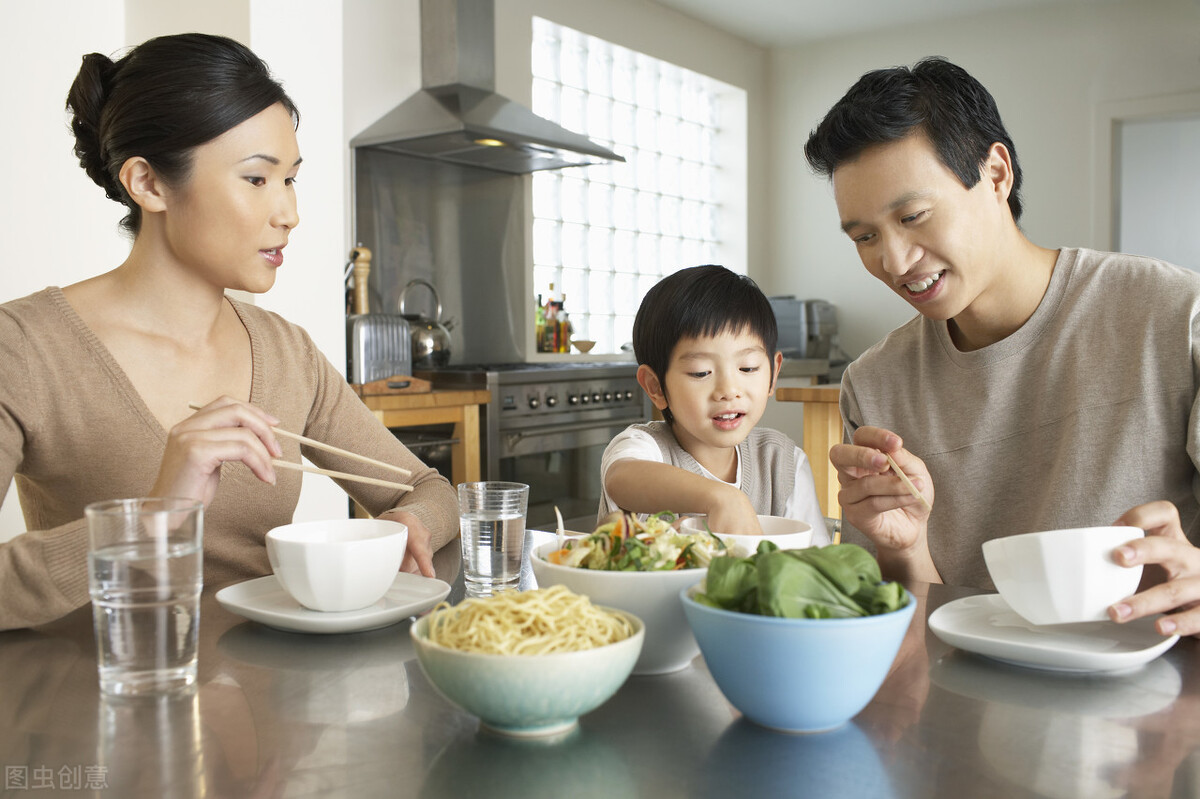 世界卫生组织|世卫组织呼吁停止食用，比味精还伤骨头，提醒家人：尽早撤下餐桌