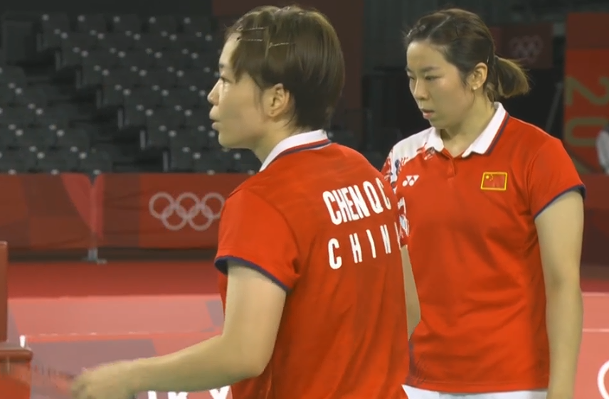 清浅微笑的我|2：0！印尼组合胜中国夺金，34岁老将跪地哭泣，中国选手暖心安慰