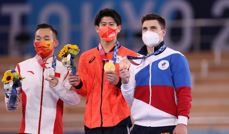 清浅微笑的我|肖若腾事件反转？穿拖鞋二次上台连续犯规，按规则要再扣0.6分无缘奖牌！