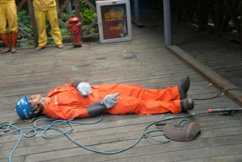 为什么电焊对人有那么大的伤害?