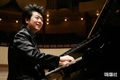 郎朗|郎朗晒全家福官宣生子,却犯了个错,甚至可能会导致儿子无法弹琴