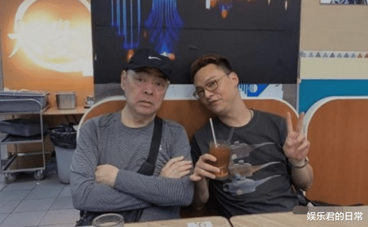 张伟文|68岁港星患脑退化！记忆衰退出行靠轮椅，举目无亲只能住养老院