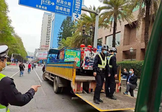 峰哥漫聊 东莞：禁摩禁电行动后，骑二八大杠的外卖小哥或成新城市名片