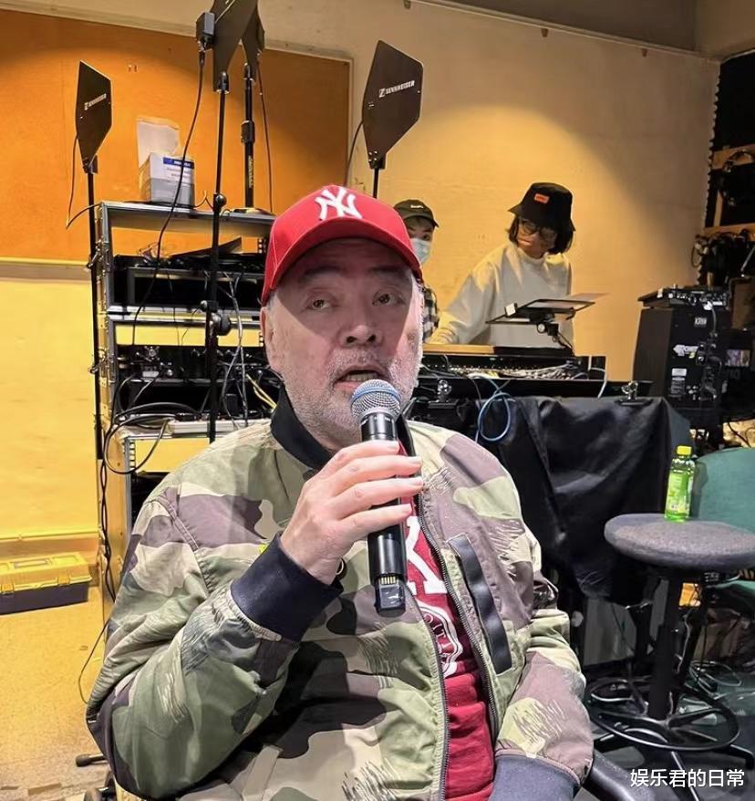 张伟文|68岁港星患脑退化！记忆衰退出行靠轮椅，举目无亲只能住养老院