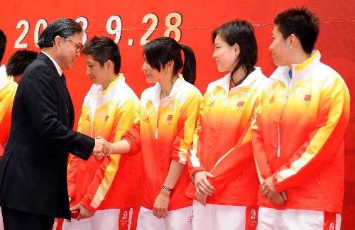 朱丹泰|拒绝豪宅、店铺，郭晶晶家的大礼全爸难拒绝，全红婵能奖多少钱？